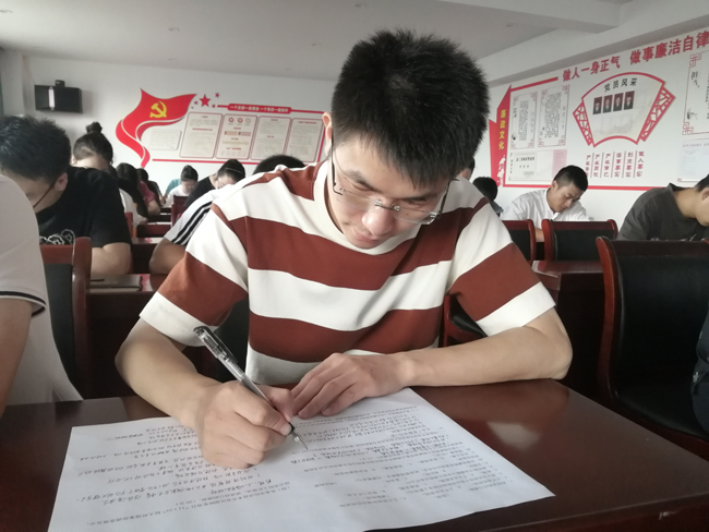 以考促學、以學促廉